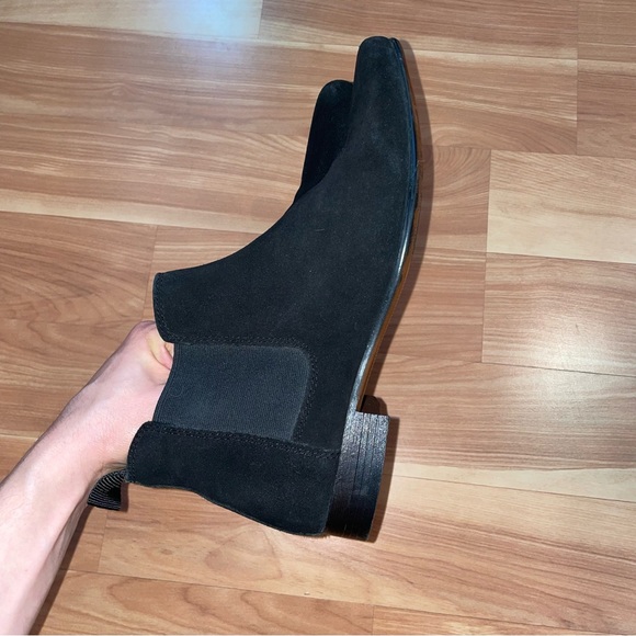  black almond toe suede slip on Chelsea Boots size 8